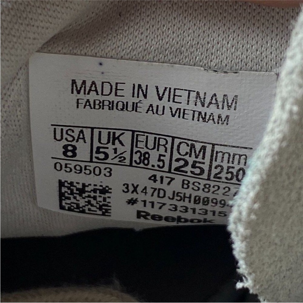Reeboks - Picture 11 of 12